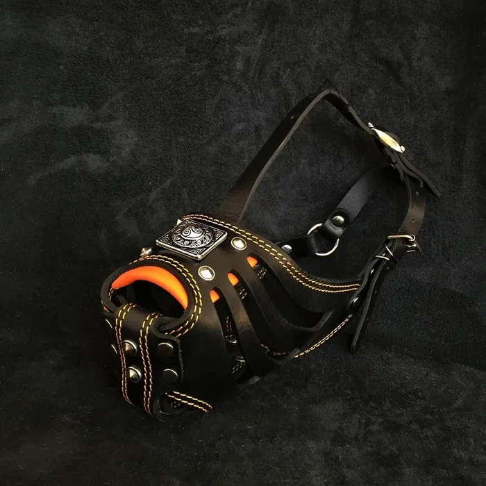 Muselière ”Eros” noir & orange