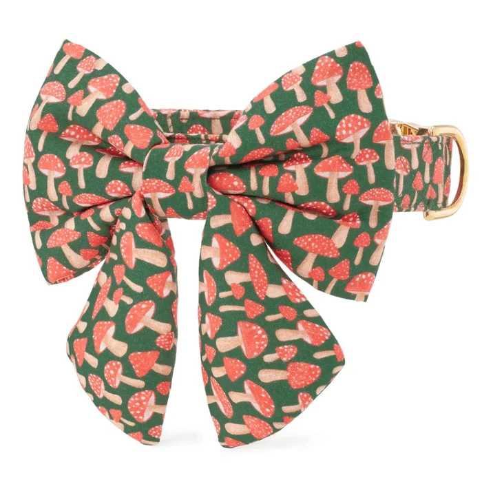 Mushroom Meadow Lady Bow Collar